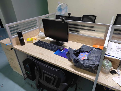 办公桌与电脑低价转让，专业维修计算机及办公设备服务